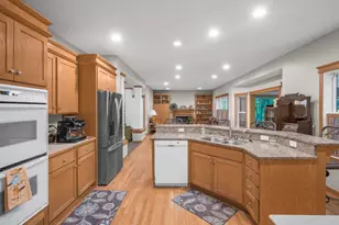 10426 Hidden Oaks Ln N, Champlin, MN 55316 - Photo 9