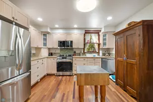 911 8th St S, Fargo,  58103 - Photo 17