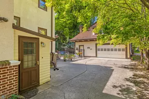 911 8th St S, Fargo,  58103 - Photo 31