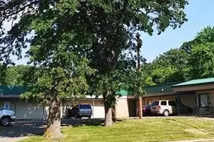 905 E 5th St, Blue Earth, MN 56013 - Photo 1