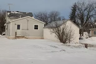 245 3rd Ave SE, Wells, MN 56097 - Photo 3