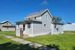 245 3rd Ave SE, Wells, MN 56097 - Photo 3