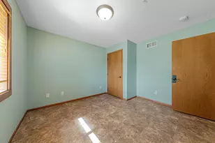 2203 Rolling Green Ln, North Mankato, MN 56003 - Photo 17