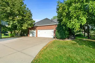 3400 Shadyview Ln N, Plymouth, MN 55447 - Photo 7