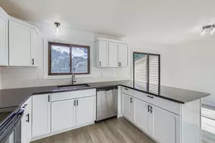 4387 Arden View Ct, Arden Hills, MN 55112 - Photo 11