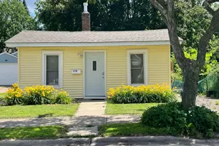 116 Geranium Ave E, Saint Paul, MN 55117 - Photo 1