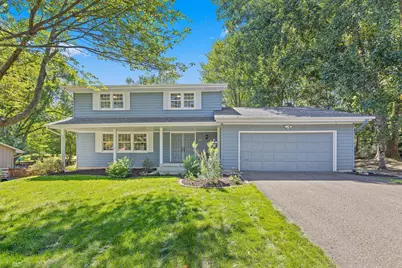 330 Grandview Avenue W, Roseville, MN 55113 - Photo 1