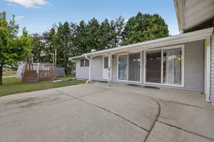 199 Hillwood Dr, Lake City, MN 55041 - Photo 9