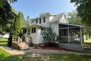 454 McLean St, Mora, MN 55051 - Photo 1