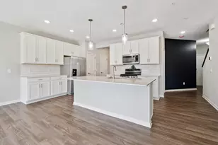 11279 Crestbury Dr, Woodbury, MN 55129 - Photo 3