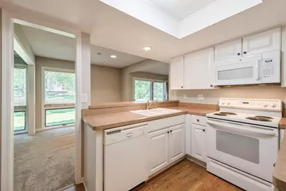 6105 Lincoln Drive #130, Edina, MN 55436 - Photo 7