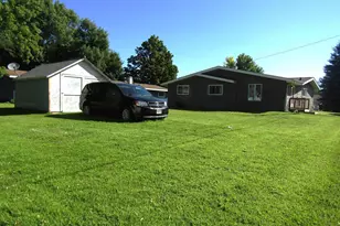 145 N Bordson St, Appleton, MN 56208 - Photo 37