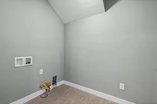2817 Victoria St N, Roseville, MN 55113 - Photo 25