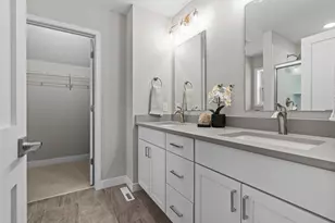 2817 Victoria St N, Roseville, MN 55113 - Photo 29