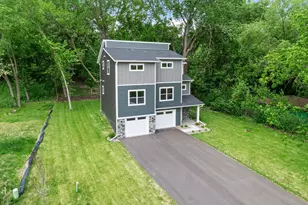 2817 Victoria St N, Roseville, MN 55113 - Photo 3