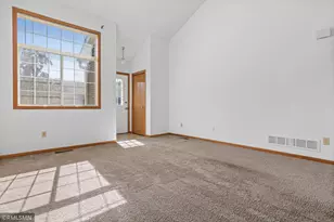 1870 Donegal Dr, Woodbury, MN 55125 - Photo 3