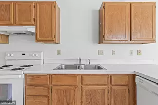 1870 Donegal Dr, Woodbury, MN 55125 - Photo 11