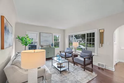 352 12th Avenue N, South Saint Paul, MN 55075 - Photo 1