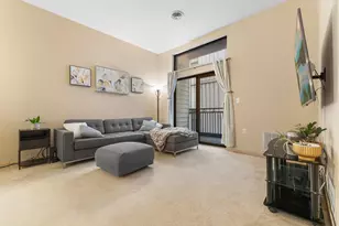 270 4th St E, Saint Paul, MN 55101 - Photo 9