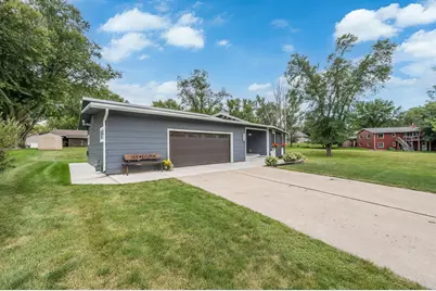 223 Oak Knoll Court, Blue Earth, MN 56013 - Photo 41
