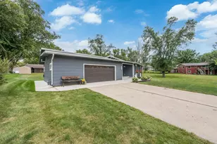 223 Oak Knoll Ct, Blue Earth, MN 56013 - Photo 41