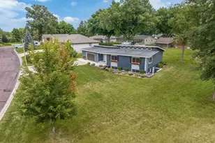 223 Oak Knoll Ct, Blue Earth, MN 56013 - Photo 1