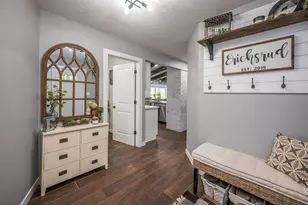 223 Oak Knoll Ct, Blue Earth, MN 56013 - Photo 3