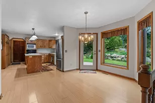 2360 Apache Ct, Mendota Heights, MN 55120 - Photo 15