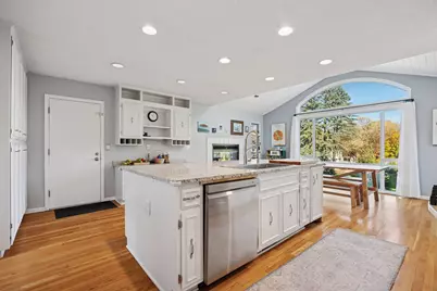 7011 Valley View Road, Edina, MN 55439 - Photo 9