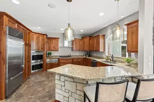 18674 Ponderosa Ct, Eden Prairie, MN 55347 - Photo 7