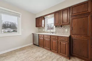 4518 Yates Ave N, Crystal, MN 55422 - Photo 5