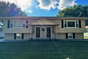 1613 Burlington Ave, Worthington, MN 56187 - Photo 1