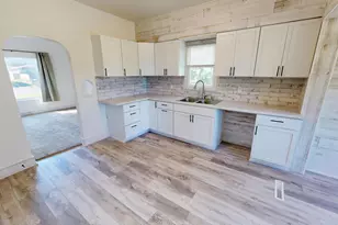 447 E Schlieman Ave, Appleton, MN 56208 - Photo 3