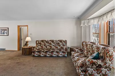 401 Central Drive W, Braham, MN 55006 - Photo 7