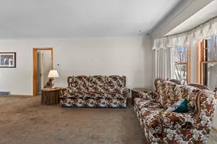 401 Central Dr W, Braham, MN 55006 - Photo 7