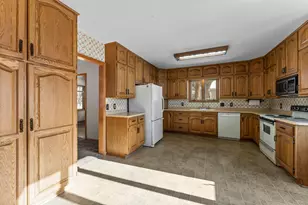 401 Central Dr W, Braham, MN 55006 - Photo 17