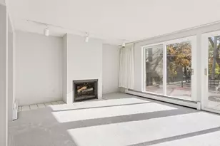 456 Summit Ave, Saint Paul, MN 55102 - Photo 15