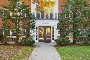 456 Summit Ave, Saint Paul, MN 55102 - Photo 1