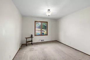 10433 Utah Rd, Bloomington, MN 55438 - Photo 27