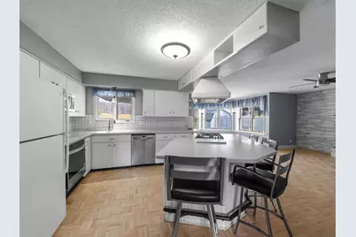 10433 Utah Road, Bloomington, MN 55438 - Photo 11