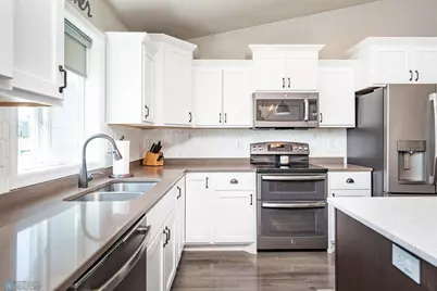 5828 58th Avenue S, Fargo, ND 58104 - Photo 11