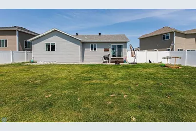 5828 58th Avenue S, Fargo, ND 58104 - Photo 33