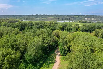 720 Bluff Avenue E, Shakopee, MN 55379 - Photo 11