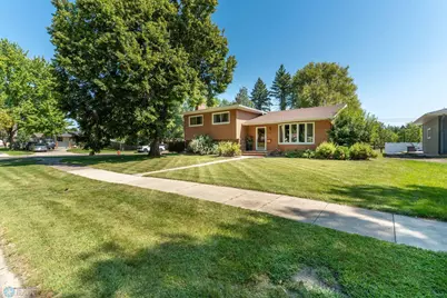 2925 Edgewood Drive N, Fargo, ND 58102 - Photo 1
