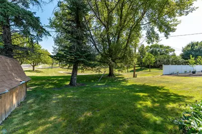 2925 Edgewood Drive N, Fargo, ND 58102 - Photo 17