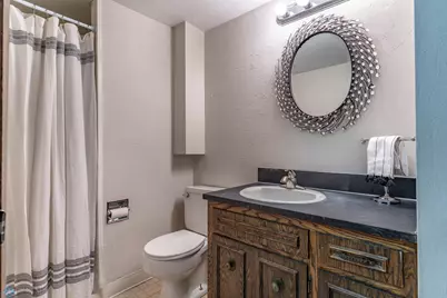 2925 Edgewood Drive N, Fargo, ND 58102 - Photo 45