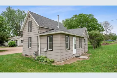 400 Forest Street E, Belle Plaine, MN 56011 - Photo 1