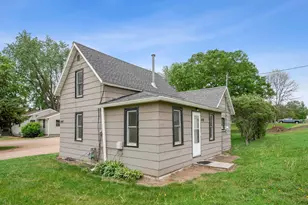 400 Forest Street E, Belle Plaine, MN 56011 - Photo 1