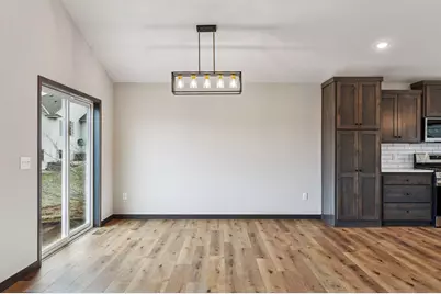 21477 Cottonwood Street NW, Oak Grove, MN 55011 - Photo 11