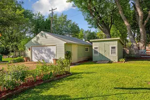 219 Davis St, Le Sueur, MN 56058 - Photo 7